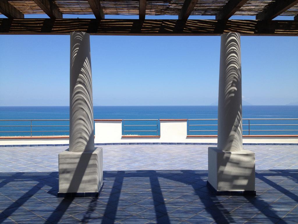 Magico Appartamenti Scafa - Marina Capo dʼOrlando Exterior foto